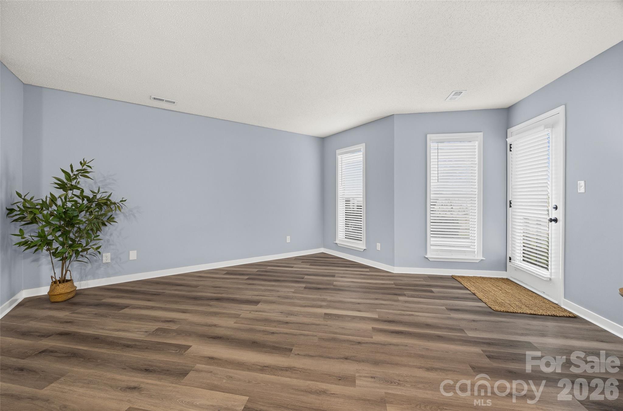 15 Hamiltons Bay Court 937