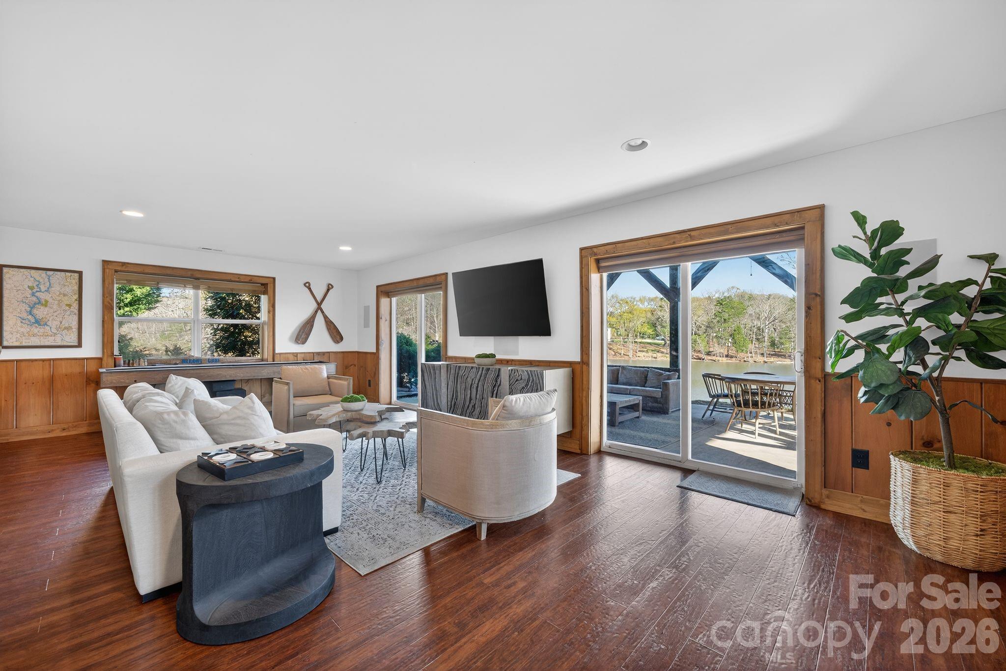 Island Point - Residential