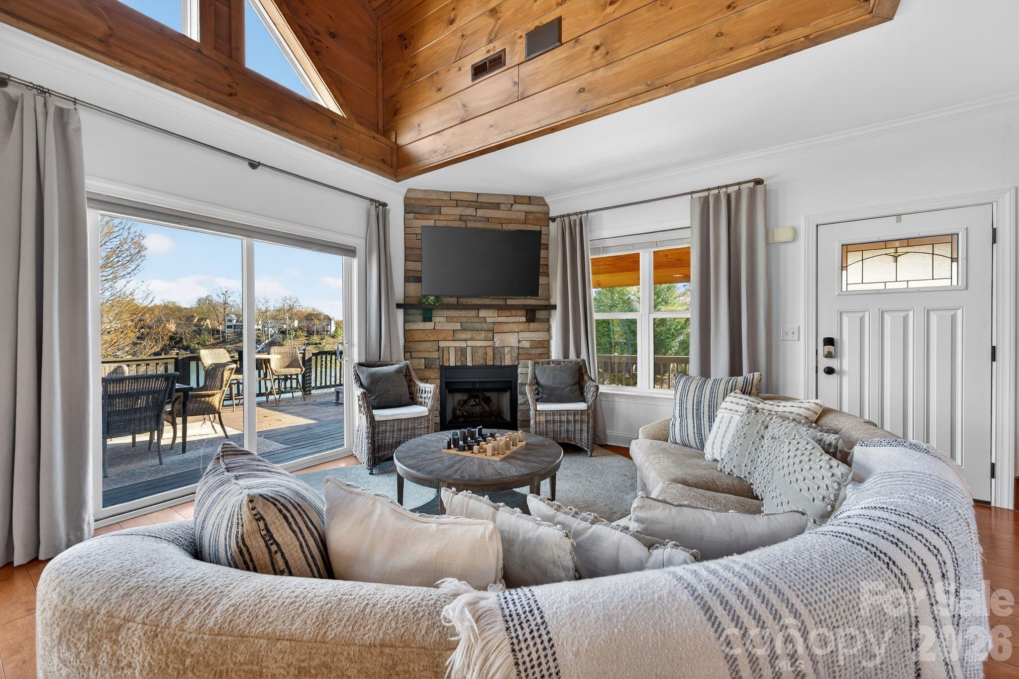 8428 Island Point Road