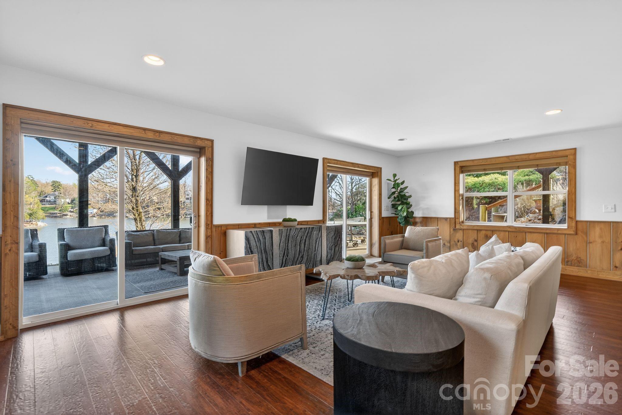 Island Point - Residential