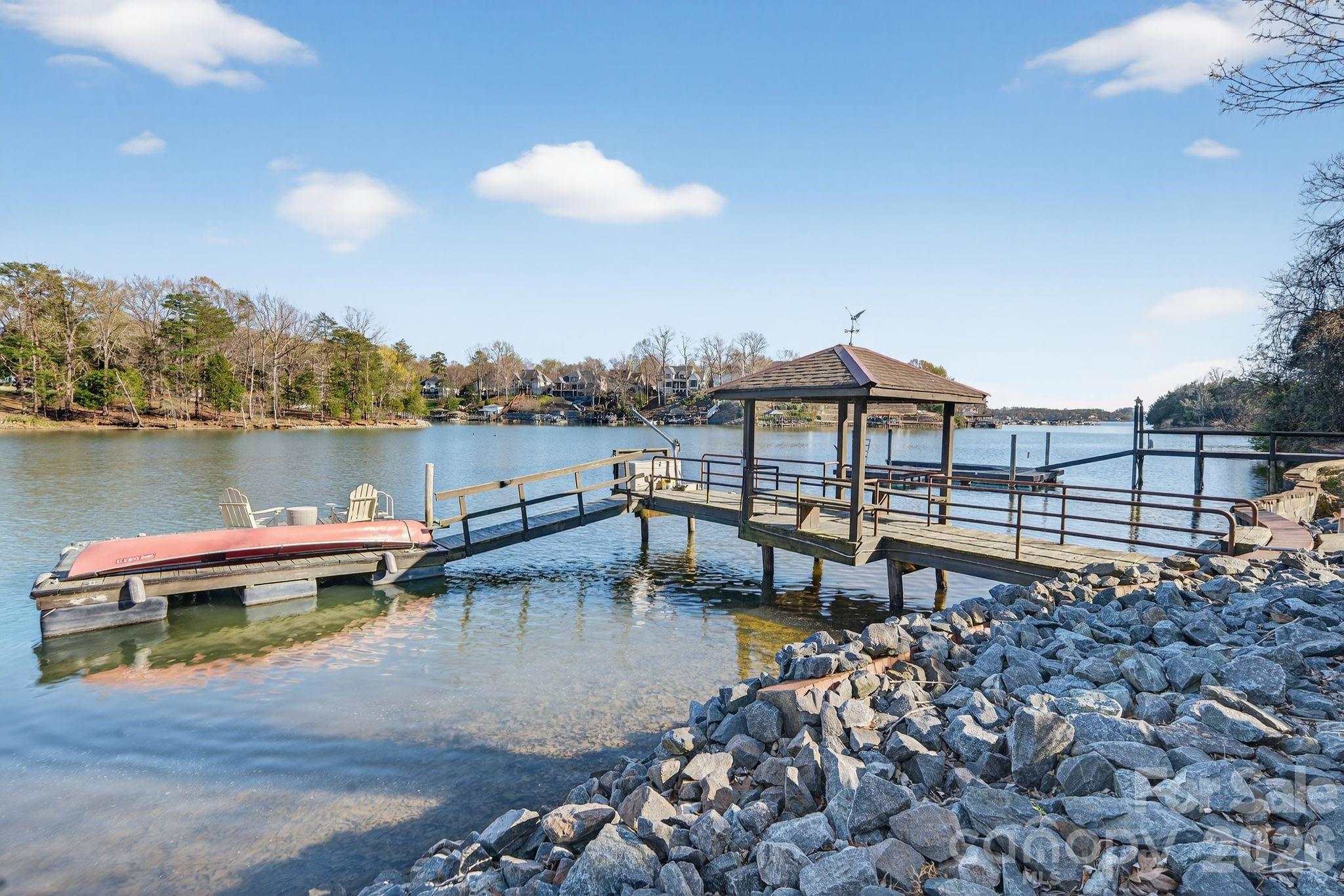 Island Point - Residential