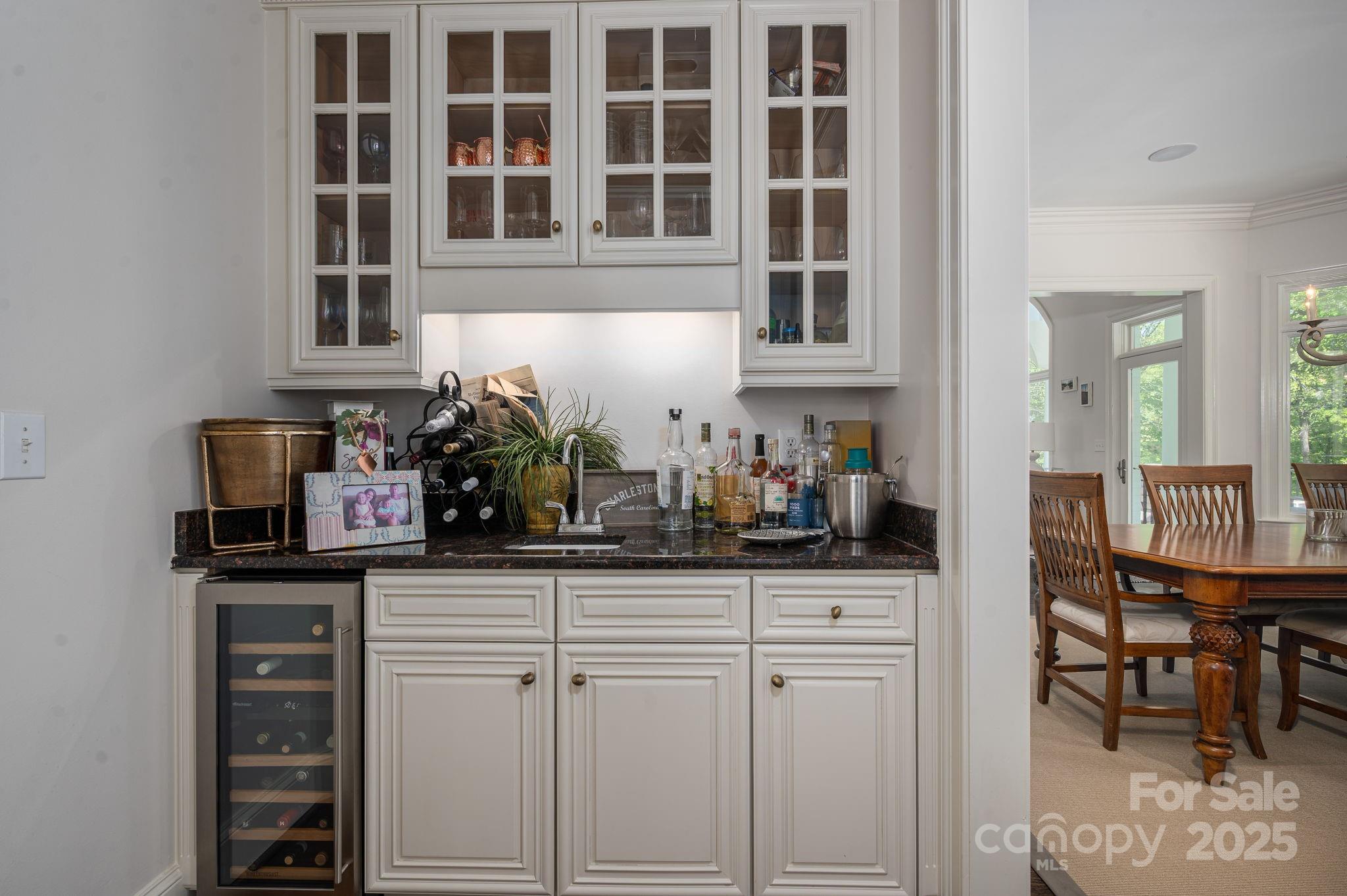 Charlotte, North Carolina 28210, United States, 6 Bedrooms Bedrooms, ,8 BathroomsBathrooms,Residential,Under Contract,114847