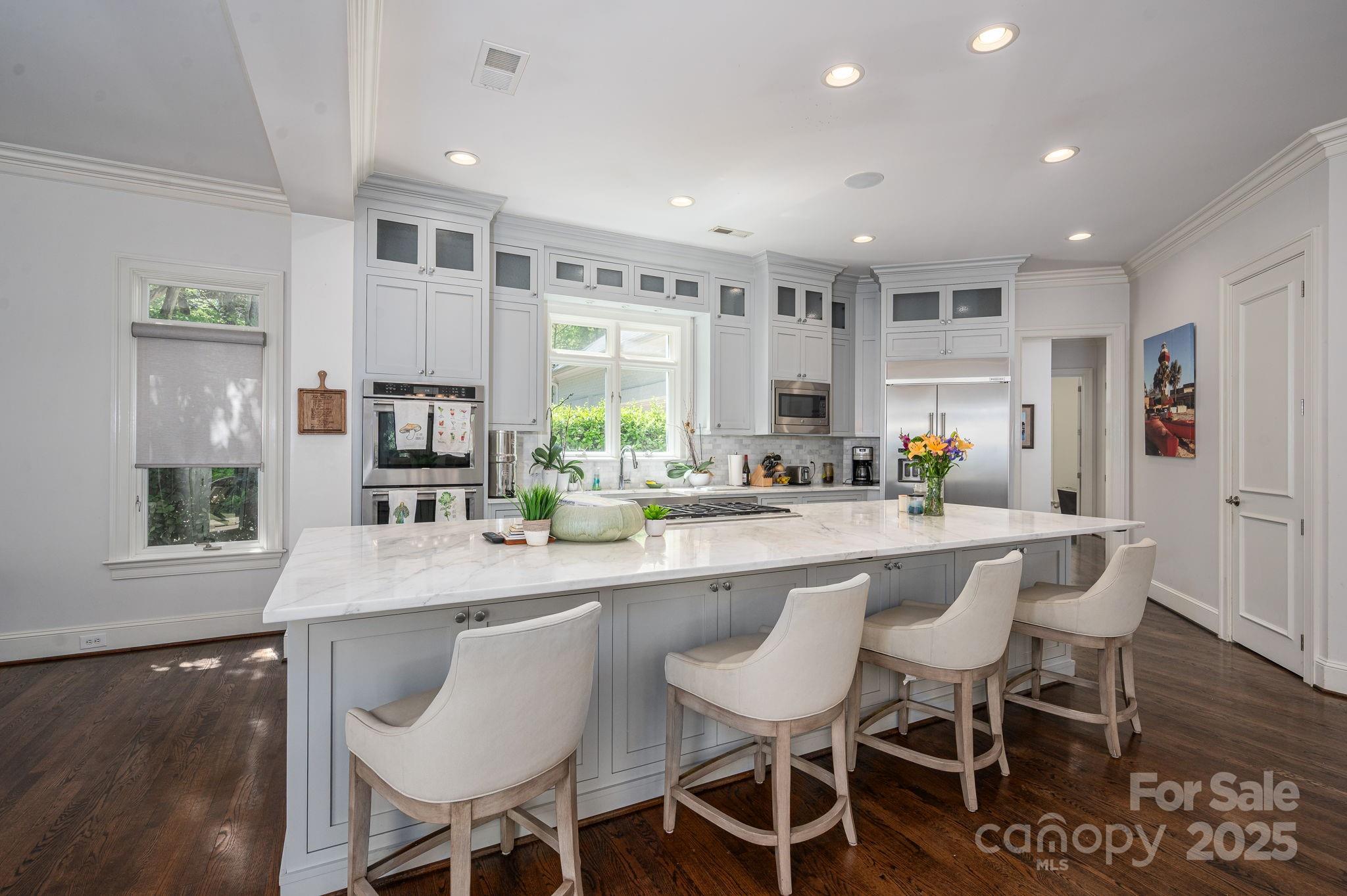 Charlotte, North Carolina 28210, United States, 6 Bedrooms Bedrooms, ,8 BathroomsBathrooms,Residential,Under Contract,114847