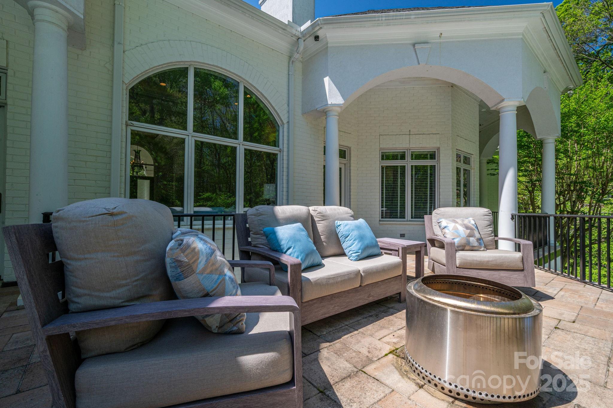 Charlotte, North Carolina 28210, United States, 6 Bedrooms Bedrooms, ,8 BathroomsBathrooms,Residential,Under Contract,114847