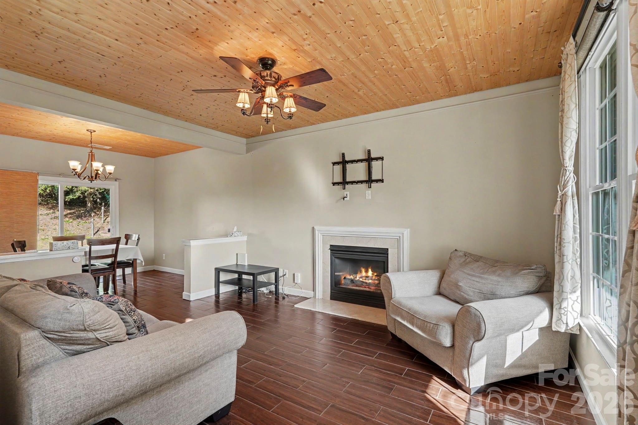 4176 Peyton Court NW