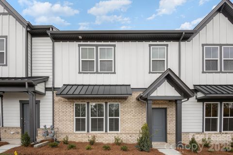 Photo of 5725 Gulch Place #8, Charlotte, NC 28215 (MLS # 4373091)