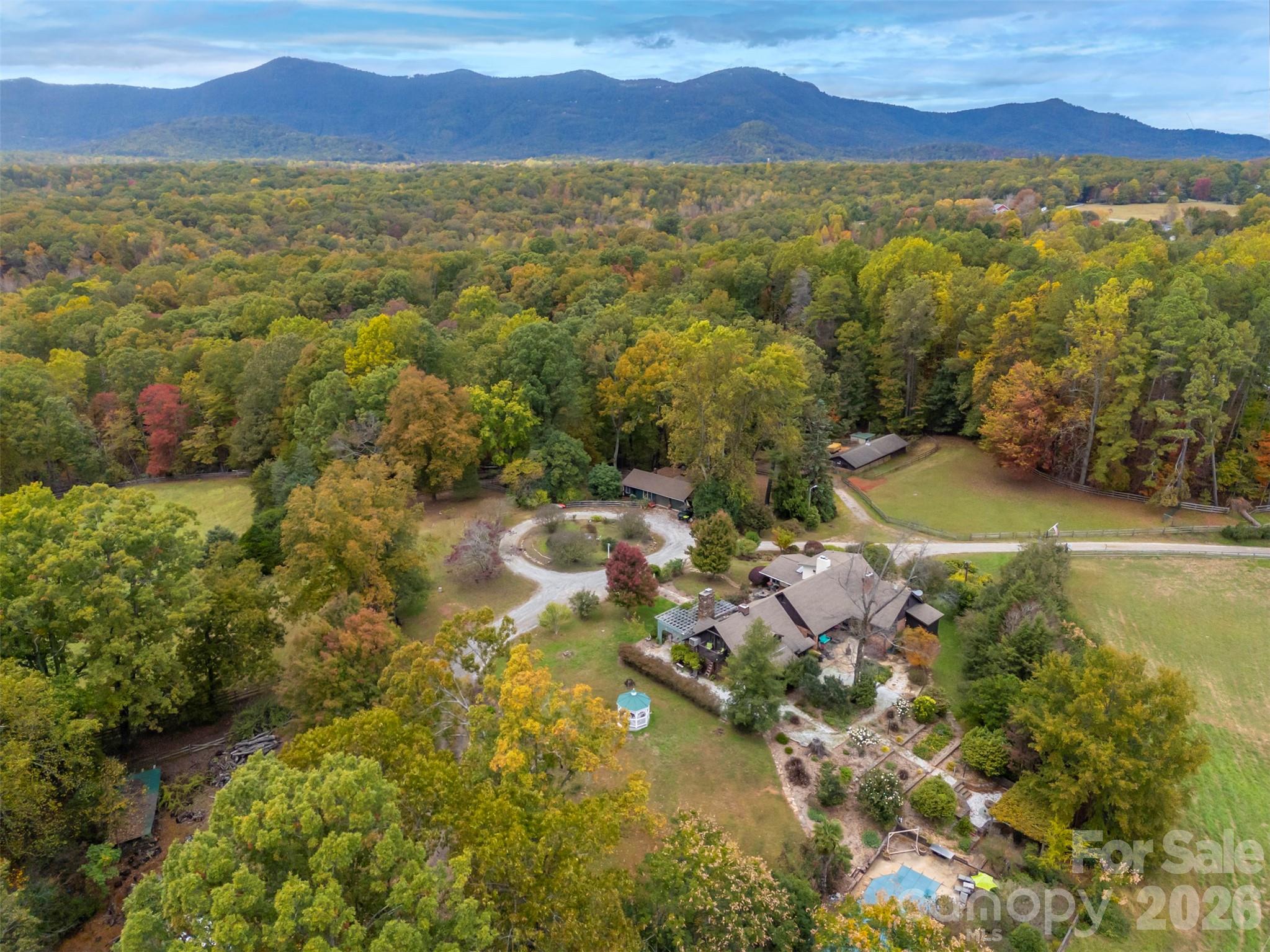 936 Golden Road