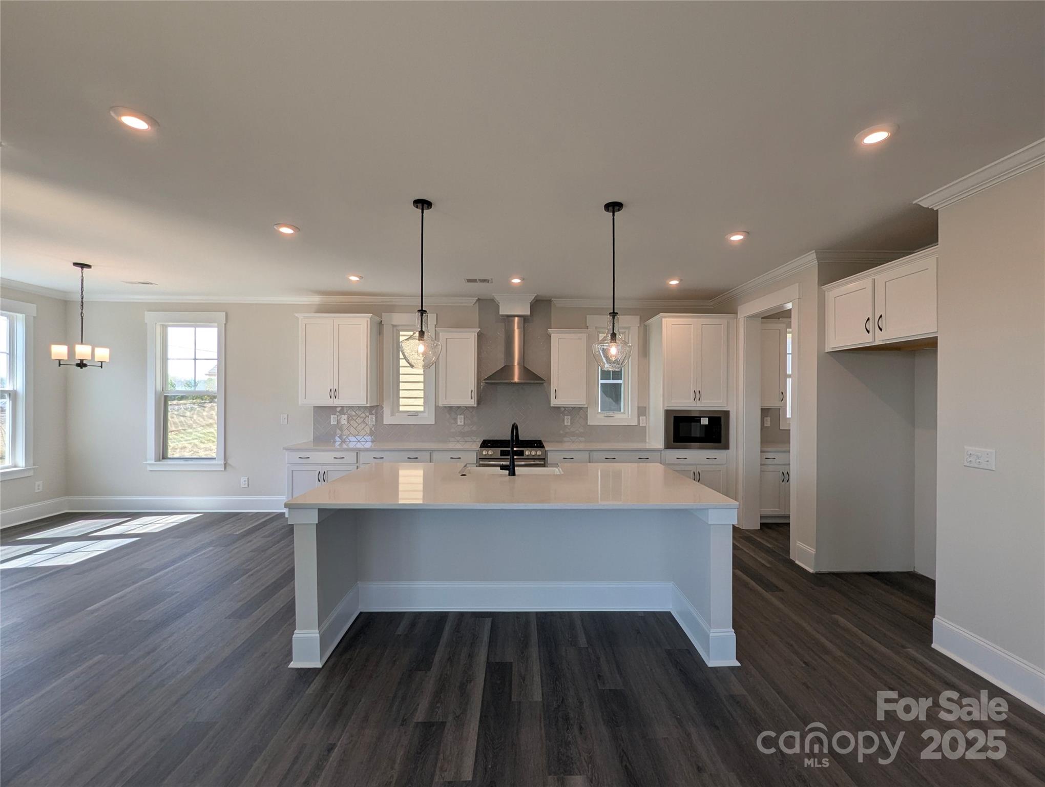 279 Luray Way 448