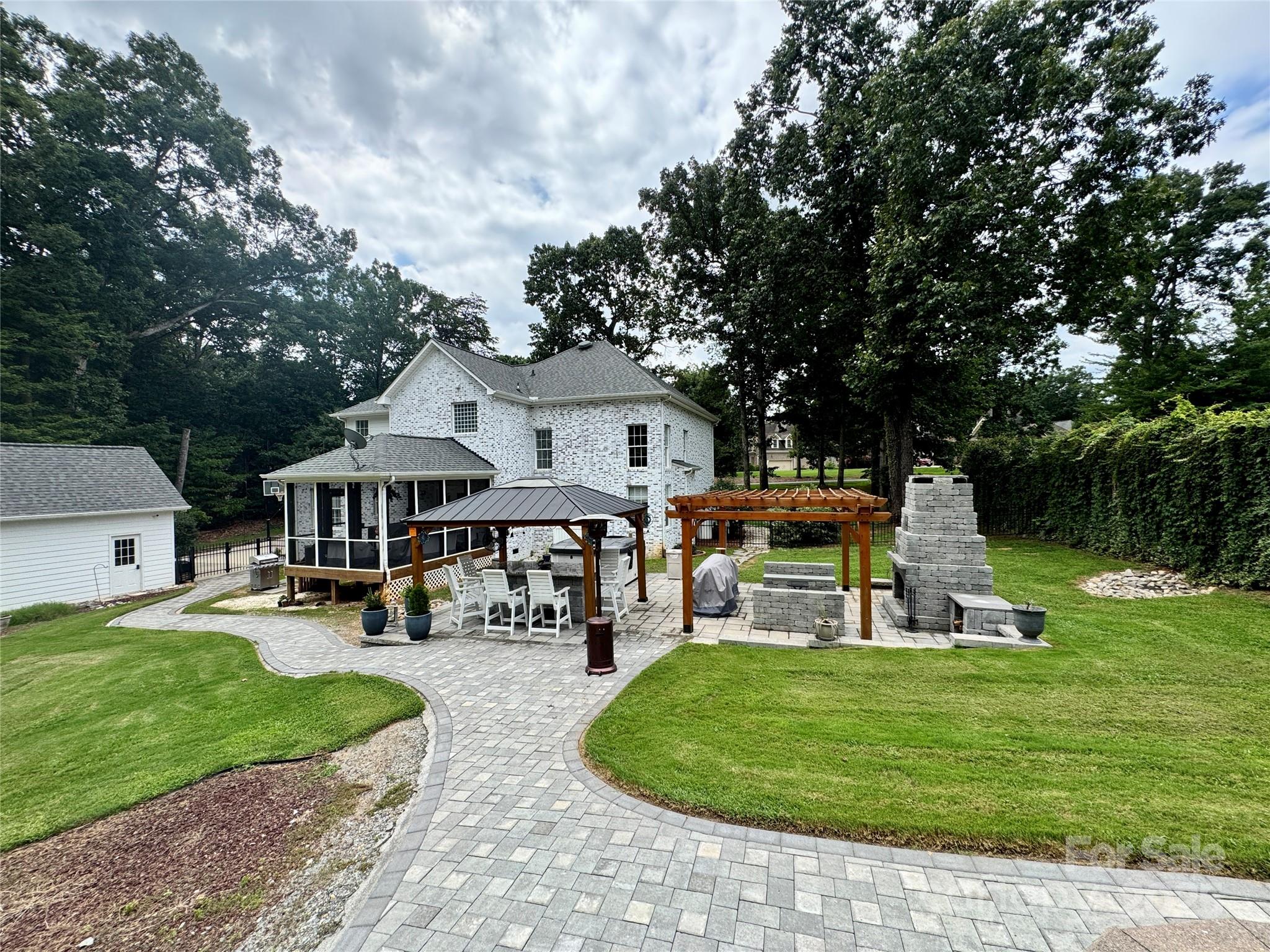 125 Woodstream Circle