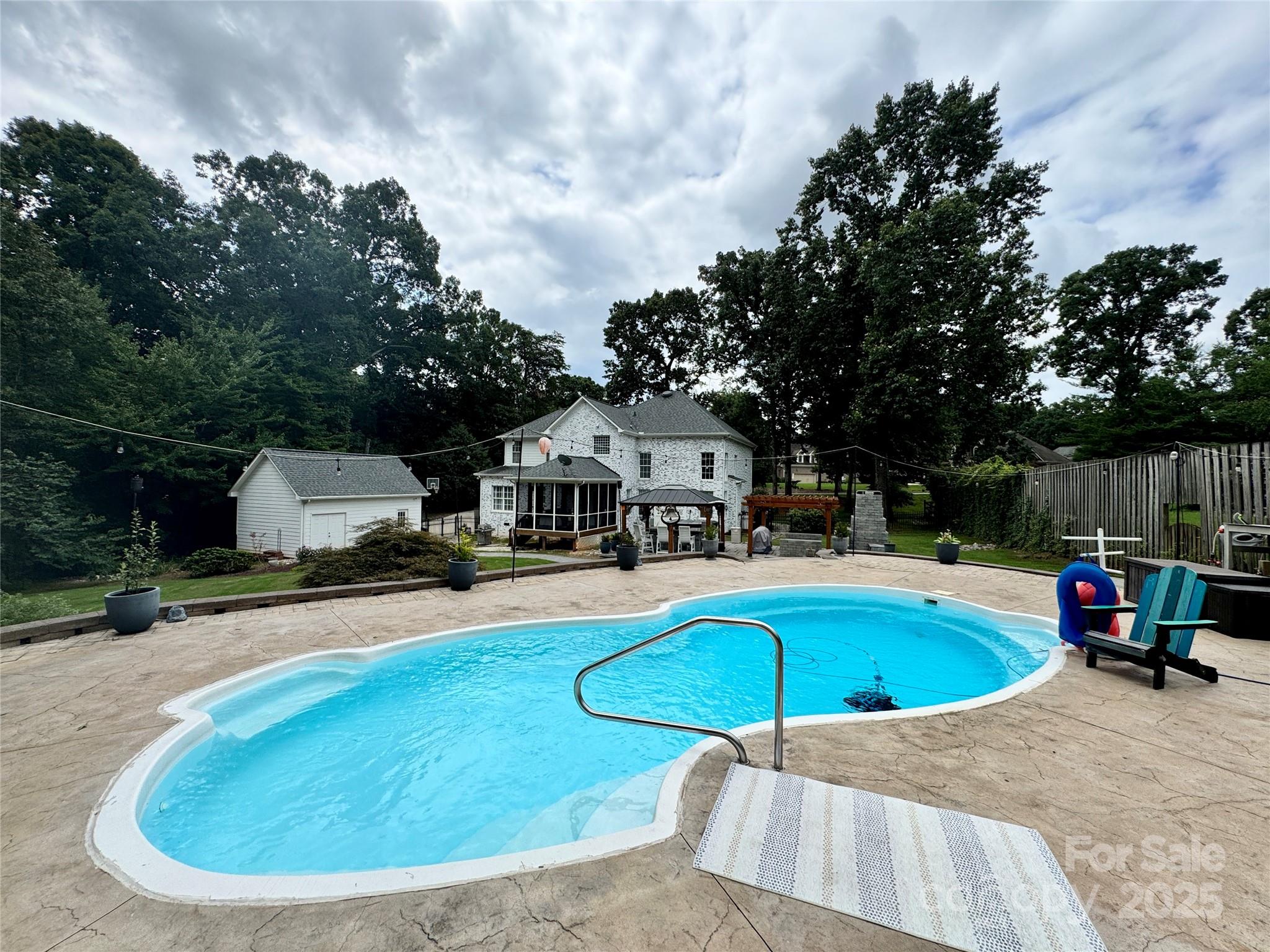 125 Woodstream Circle
