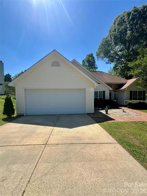 Photo of 106 Old Willow Road, Mooresville, NC 28115 (MLS # 4370993)