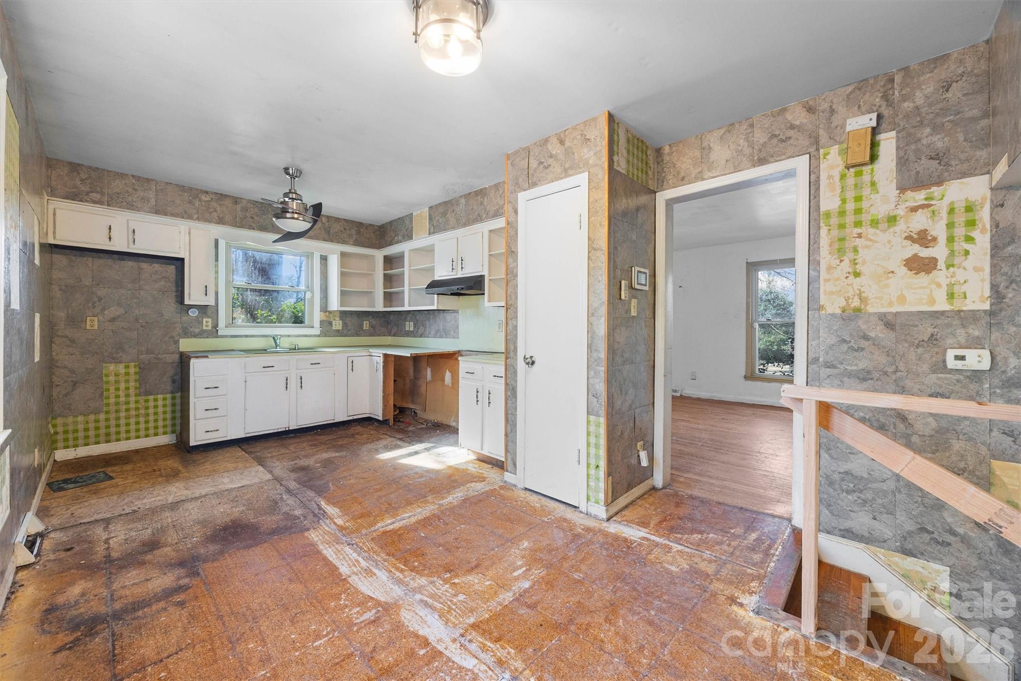 Four Seasons - Residential