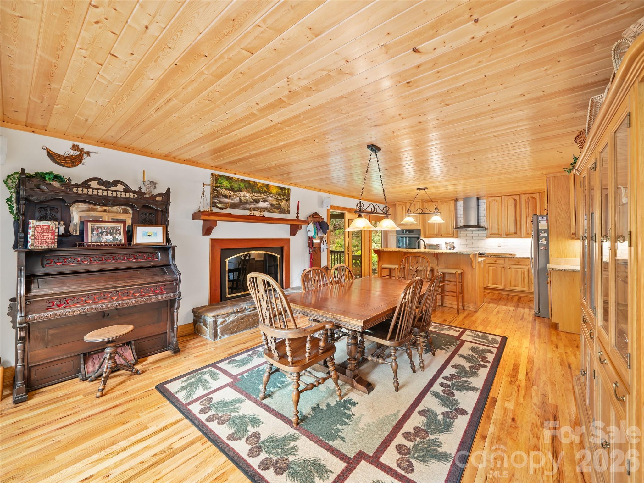 Mount Mitchell Lands West - Residential