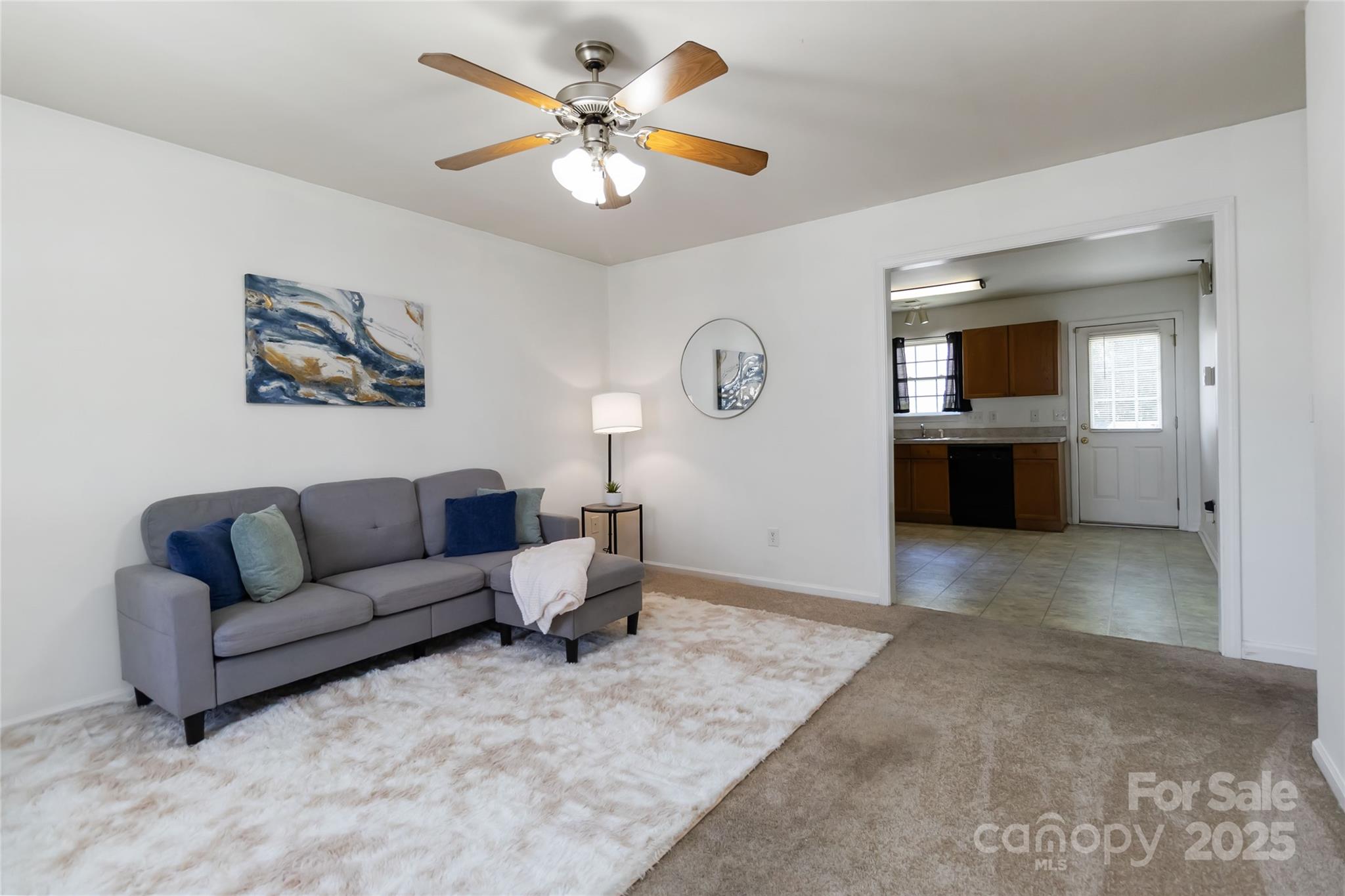 608 Carr Street 7