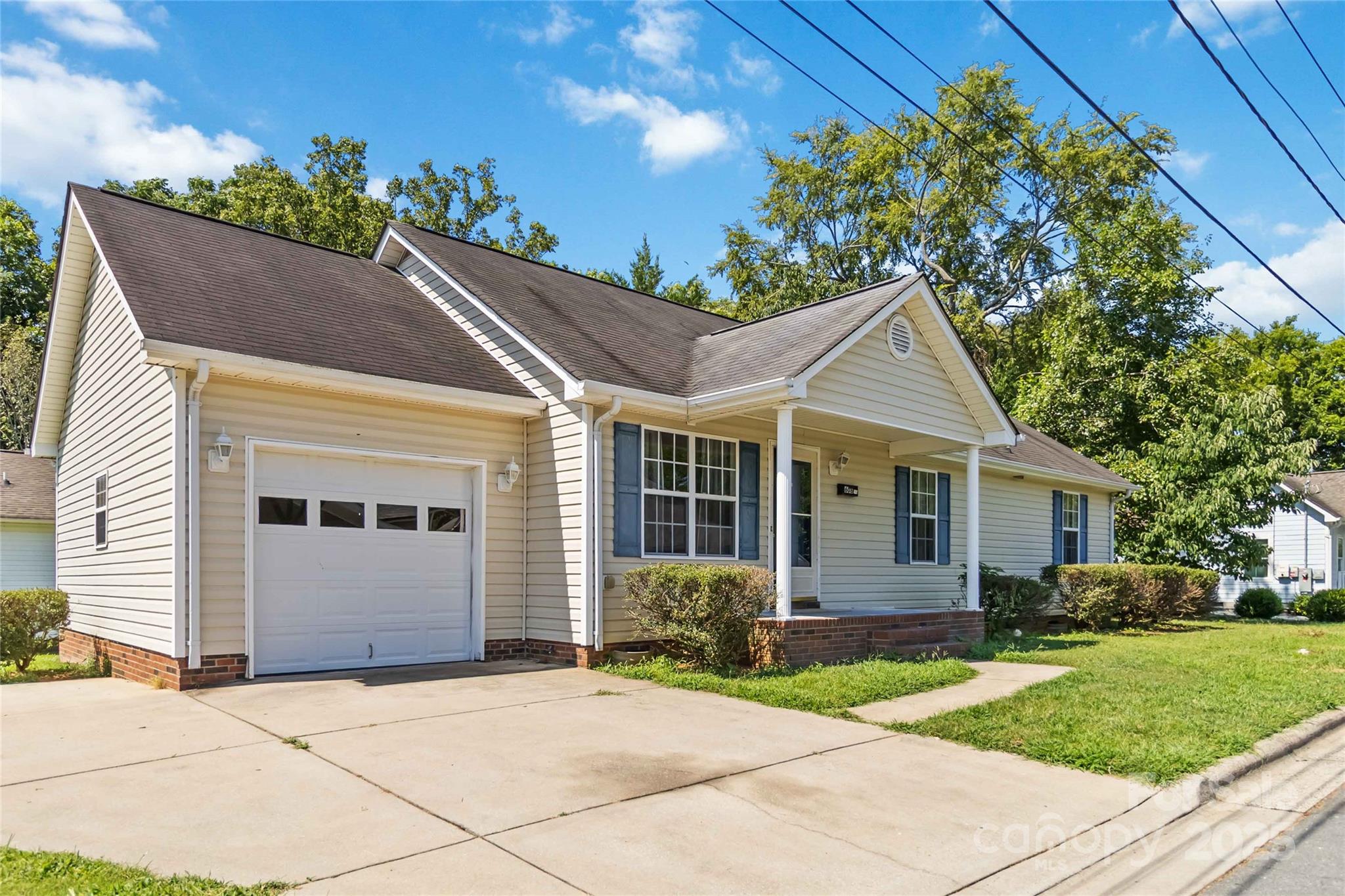 608 Carr Street 7