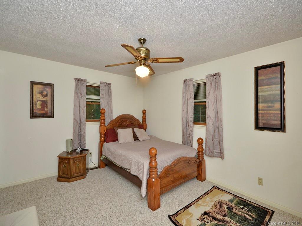 Haywood Knolls - Residential