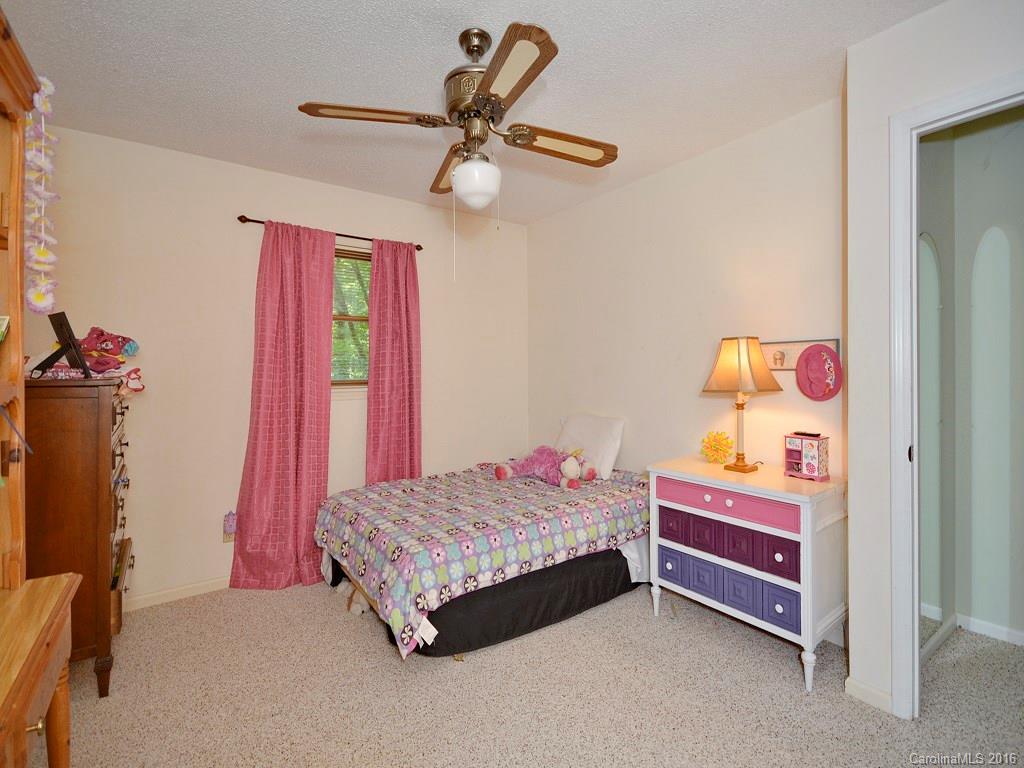 Haywood Knolls - Residential