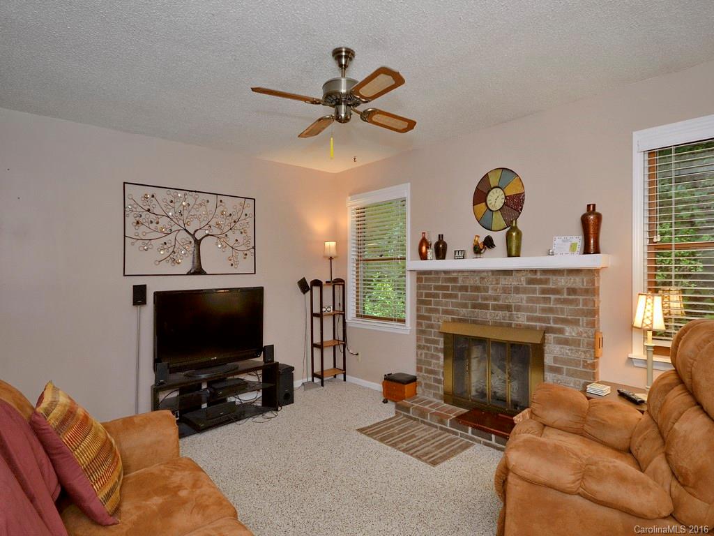 Haywood Knolls - Residential