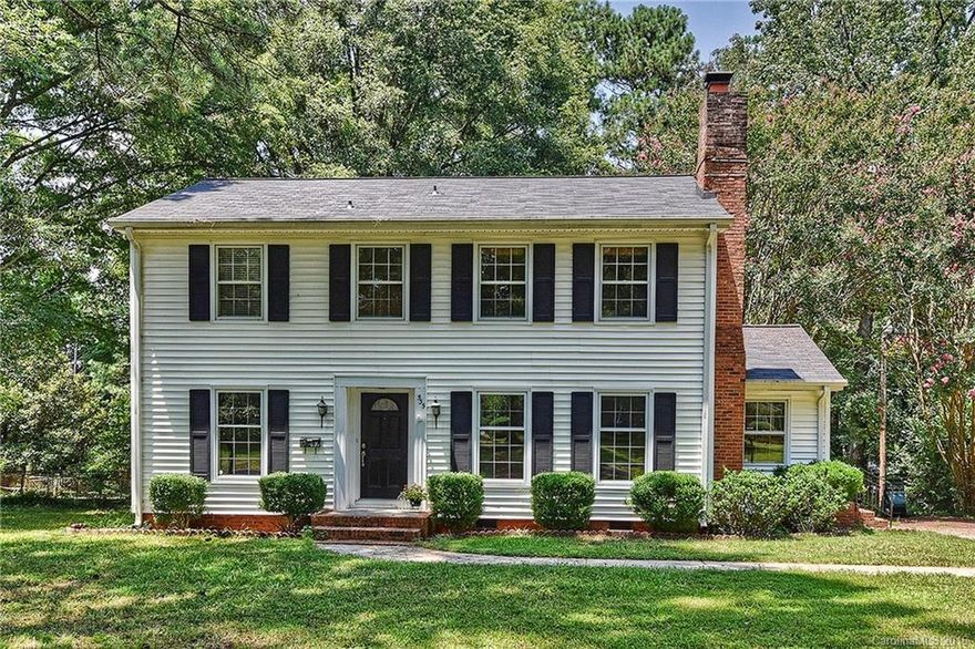 FABULOUS renovated 2 story 4 BR home in desirable school district & sought after Sherwood Forest. Formal LR & DR, PLUS remodeled kit. w/ granite counters, custom tile backsplash, & new stainless appliances; open to casual eating area. Spacious family room/ w/ gas FP & brick hearth.  Large BR's feature new carpet & ceiling fans, & all baths have stone coutertops & cust. vanities. Fresh paint throughout home & large flat lot w/ fenced back yard & mature trees. Roof replaced in 2011 & HVAC in 2013.