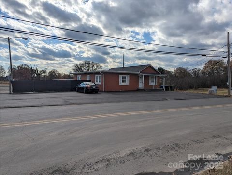 628 Monroe Street Statesville NC 28677