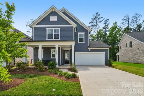 Photo of 8137 Franklin Trail Street, Charlotte, NC 28227 (MLS # 4381069)