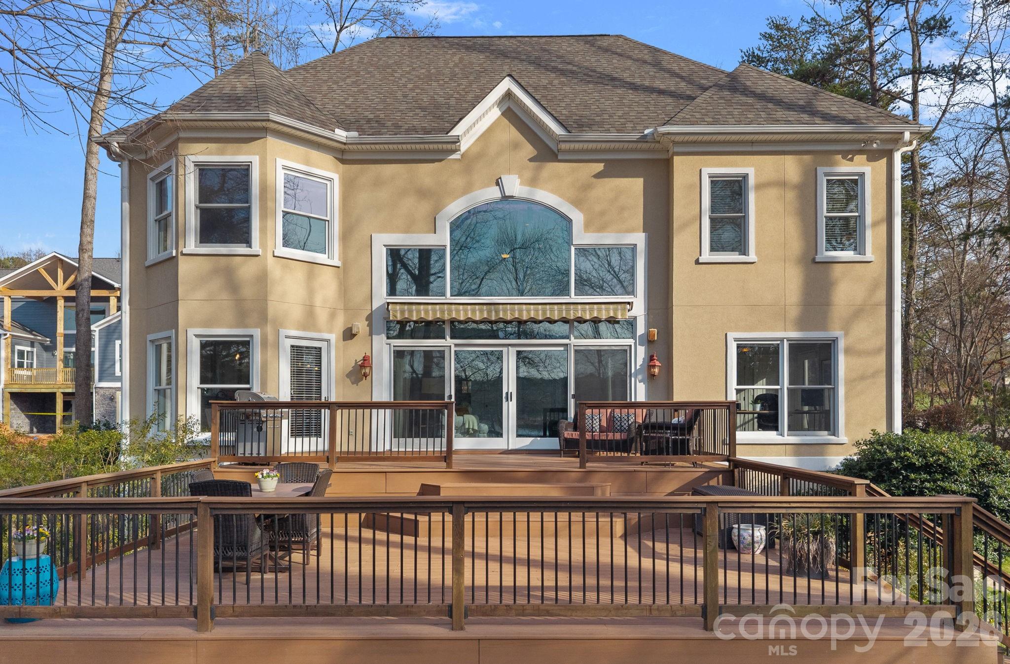 The Harbour at the Pointe - Residential