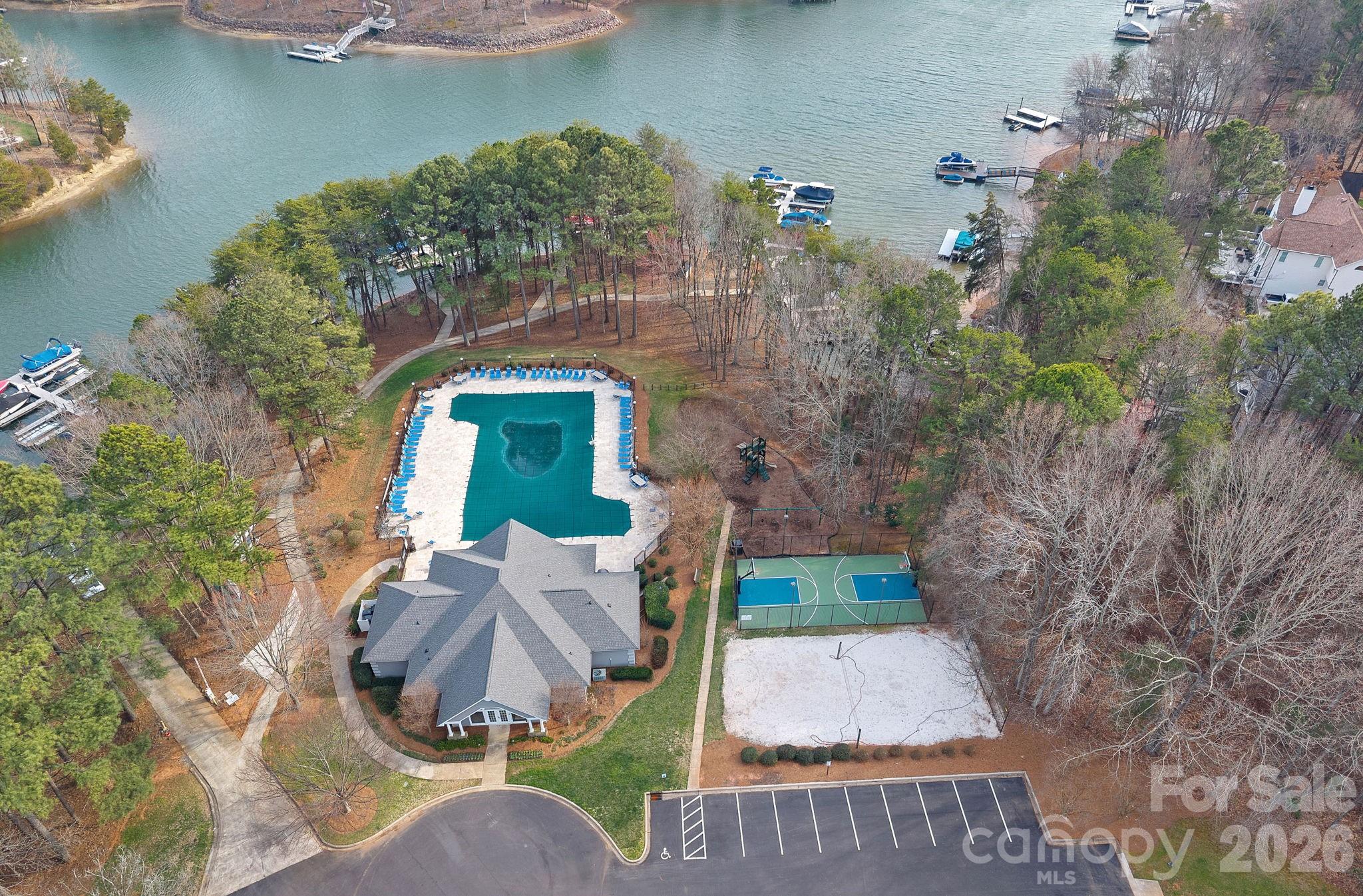 The Harbour at the Pointe - Residential