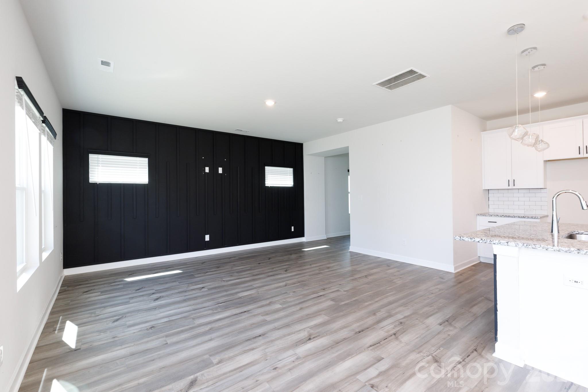 527 Palmarosa Street