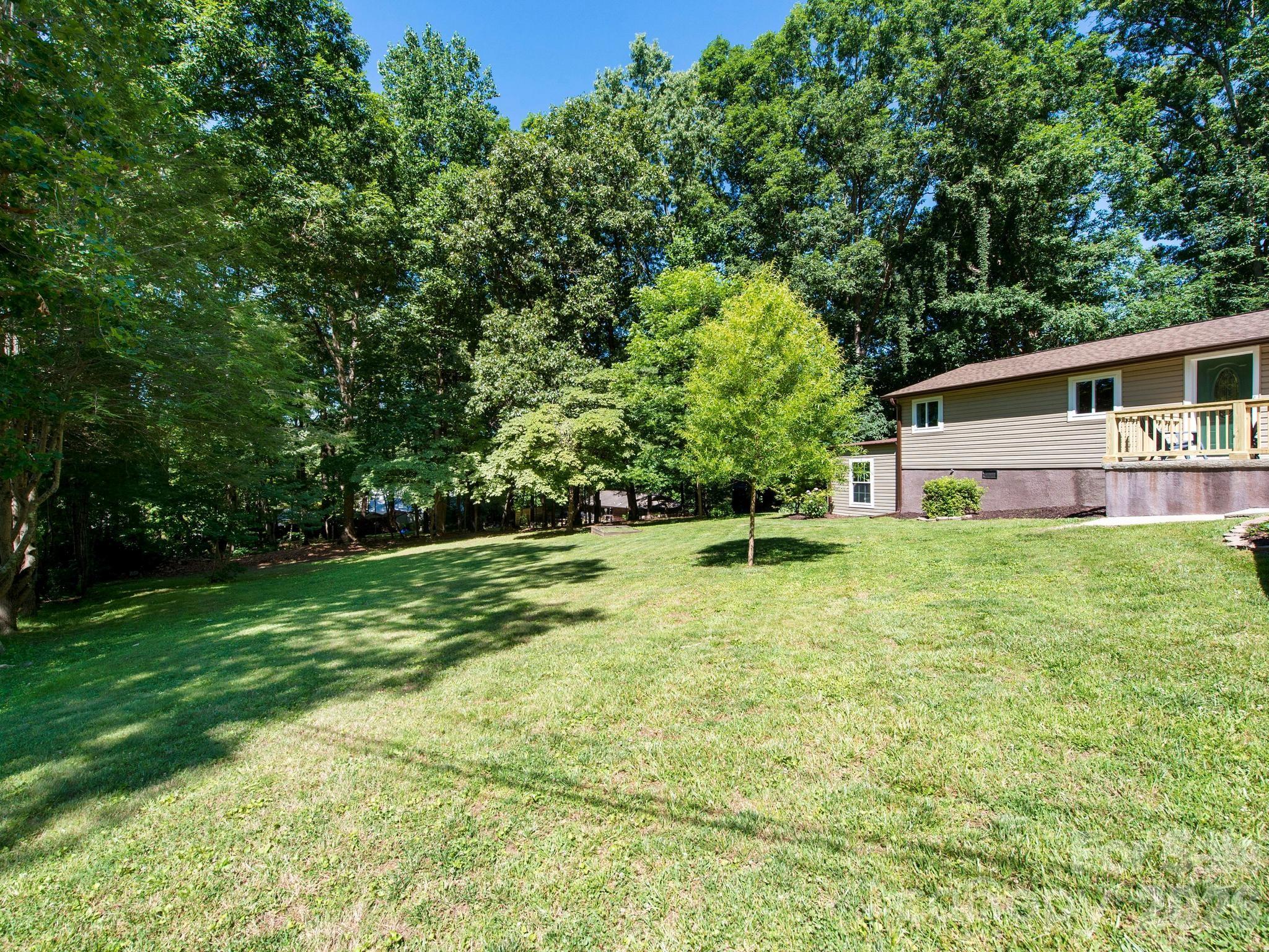 425 Lyndhurst Drive