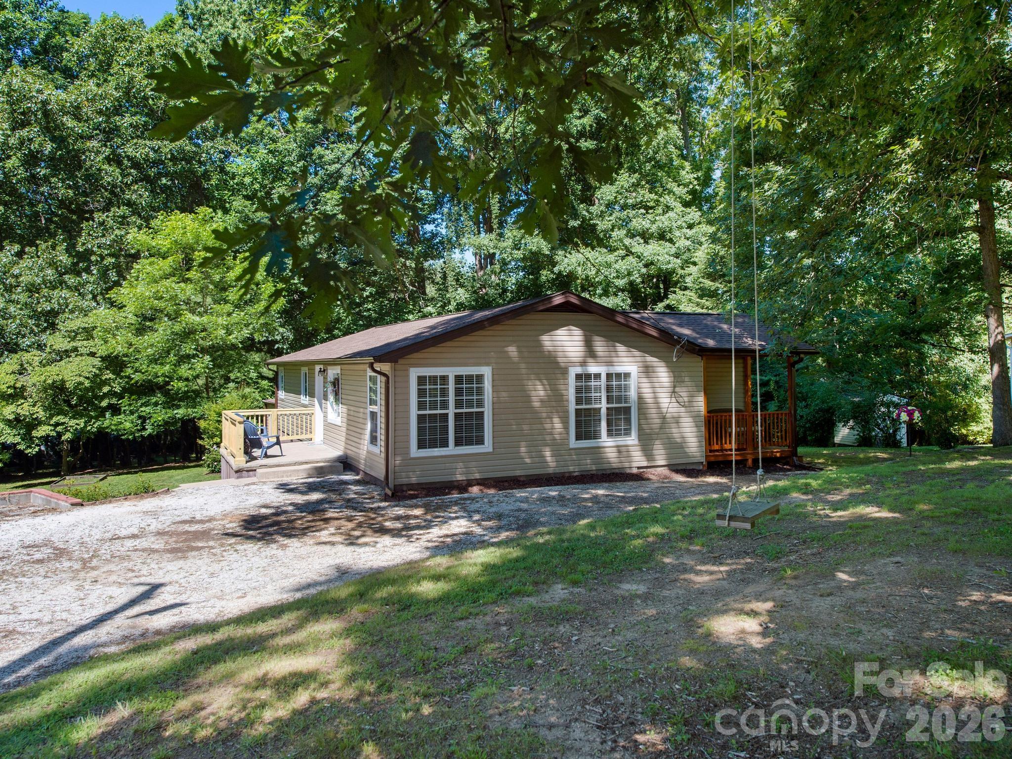 425 Lyndhurst Drive