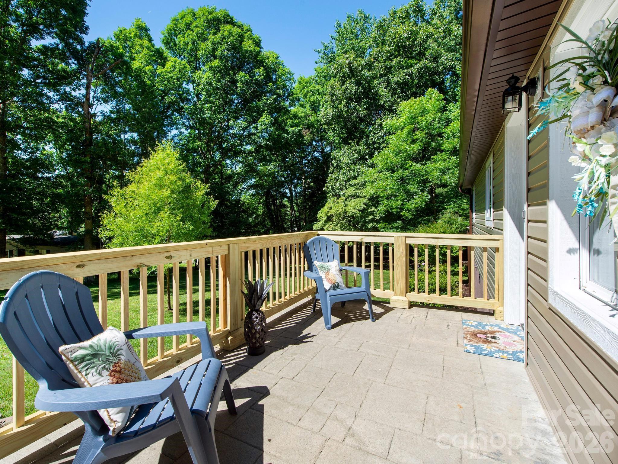 425 Lyndhurst Drive