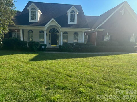 Photo of 122 Upper Oak Drive, Statesville, NC 28625 (MLS # 4423893)