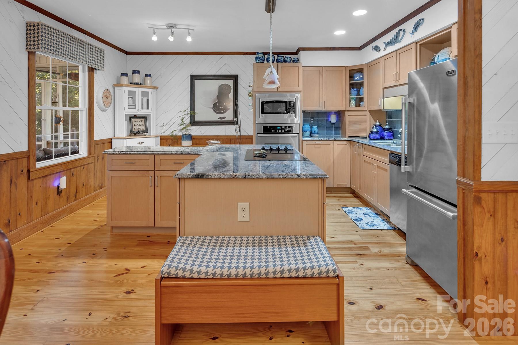 Country Club Estates - Residential