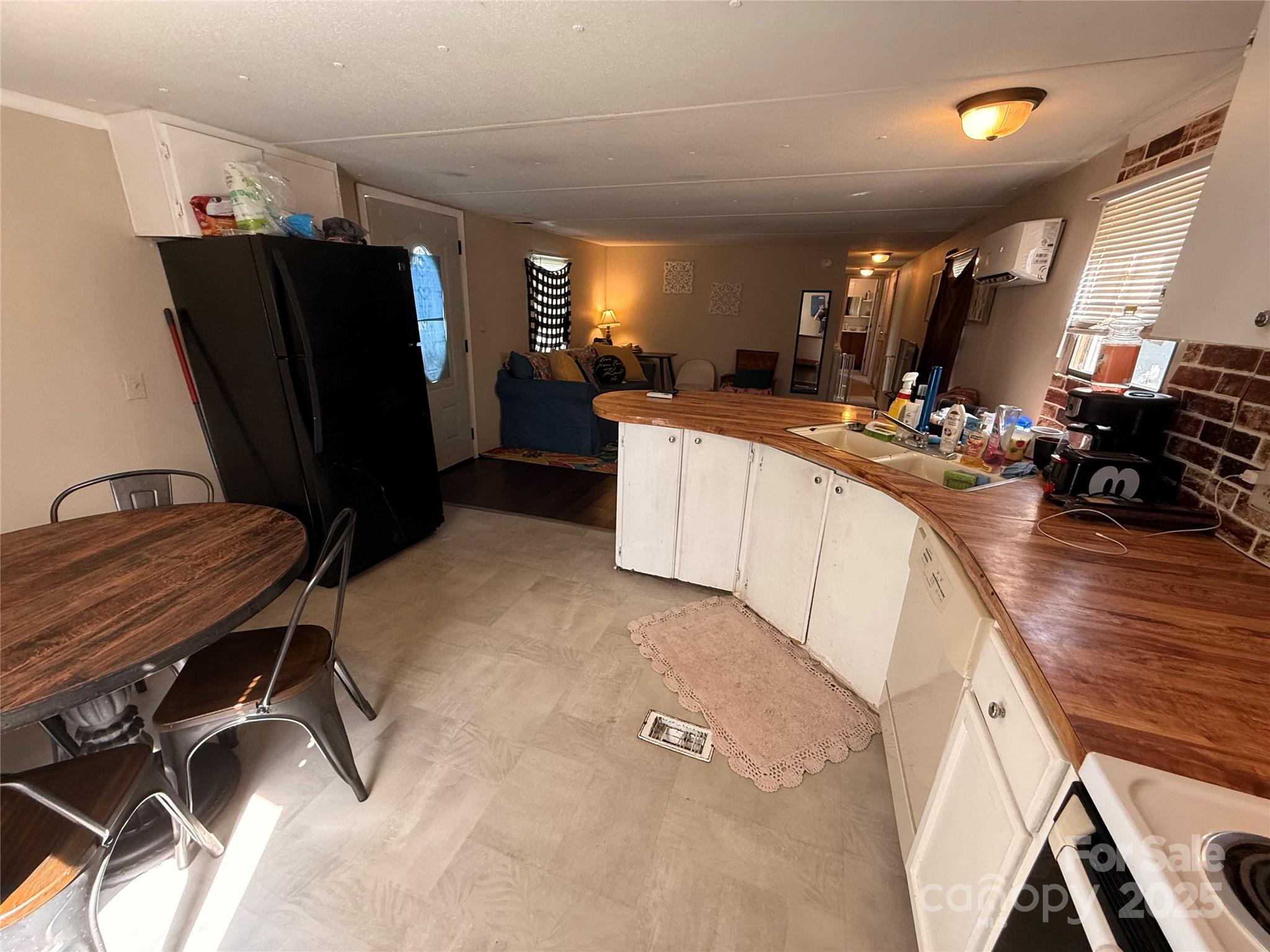 1229 Peterbilt Lane
