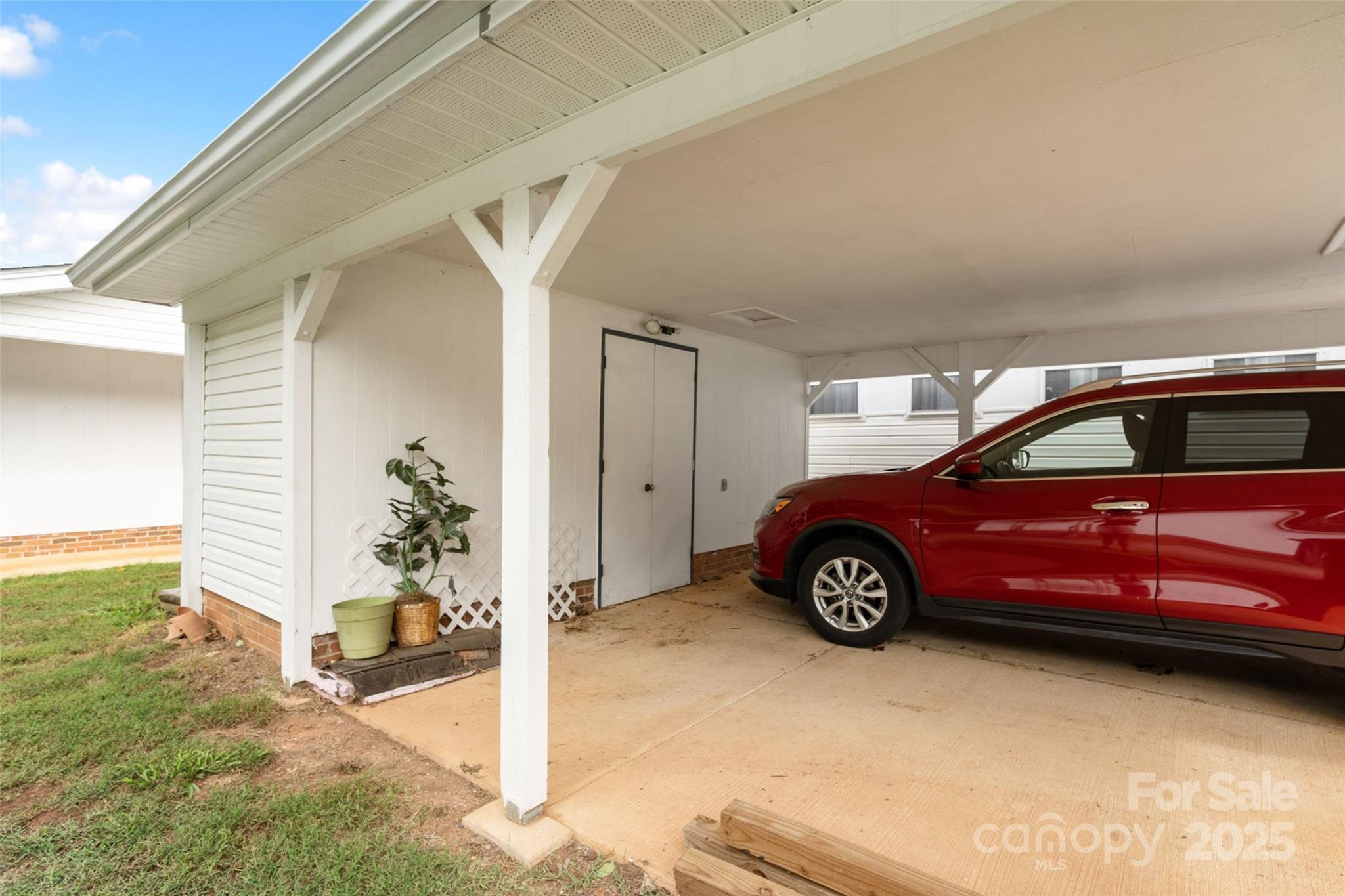 5909 Lake Valley Road