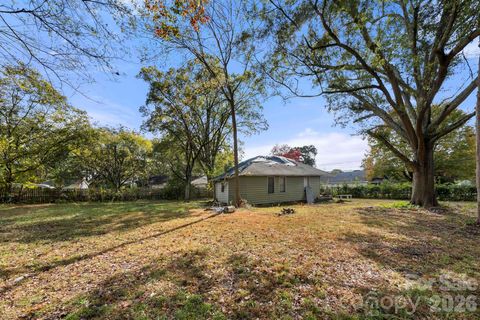 Photo of 304 Bush Street, Gastonia, NC 28056 (MLS # 4377960)