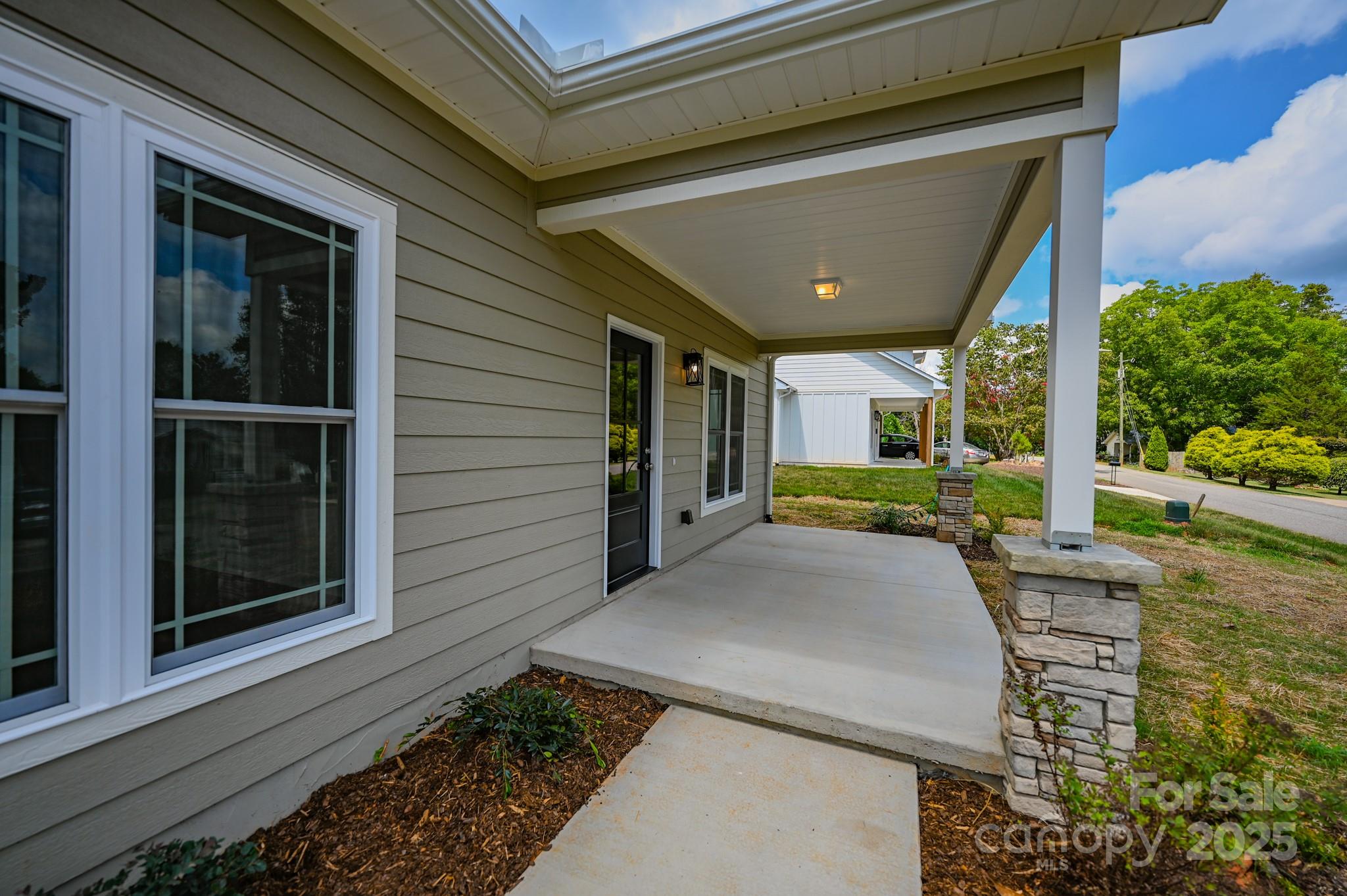 151 Cowan Street