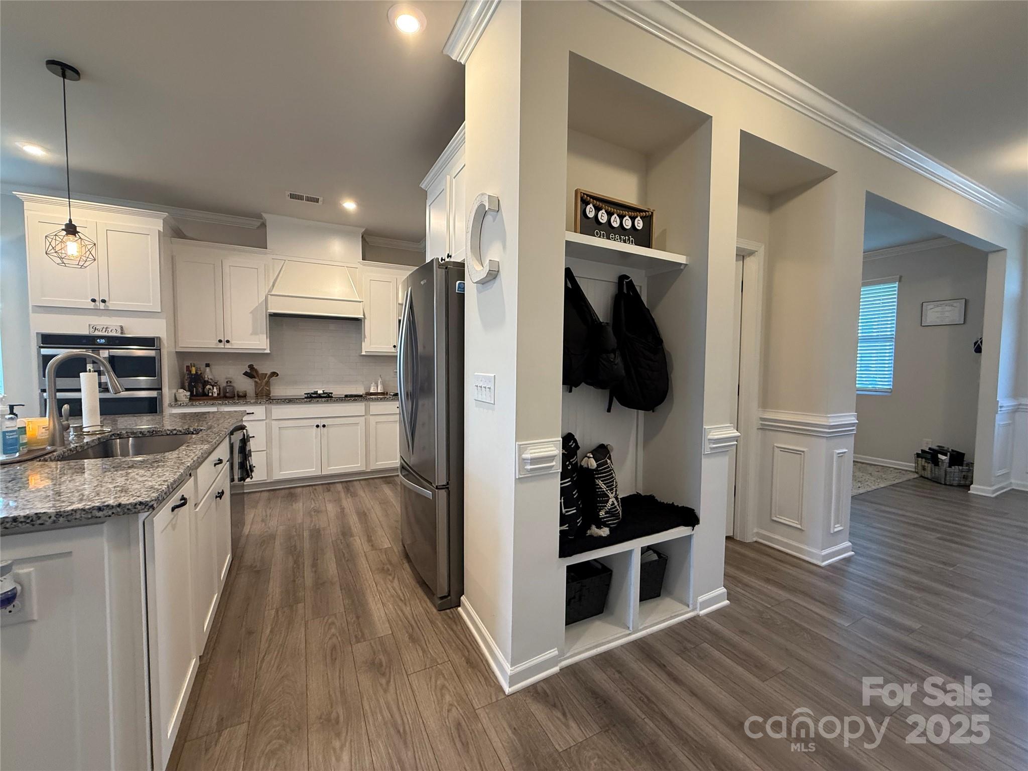 1016 Laggan Lane