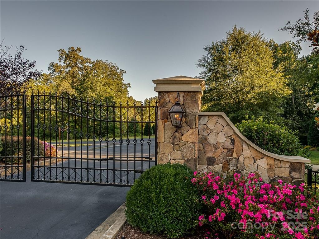 5125 Longbrooke Court