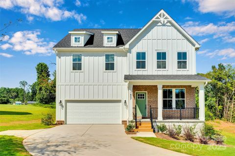 Photo of 1807 Country Club Road #2, Lincolnton, NC 28092 (MLS # 4295138) Photo of 1807 Country Club Road #2, Lincolnton, NC 28092 (MLS # 4295138)