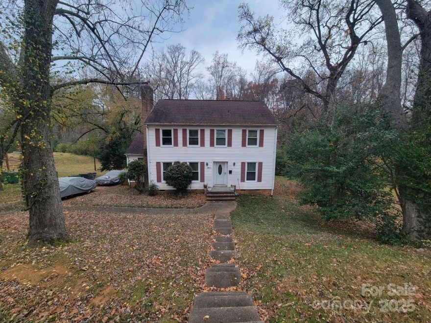 Will be delivered vacant and clean!! Great property with plenty of potential and ready for your personal touch! This home is perfect for those eager to apply some TLC and creative vision to make it truly shine. Ideal for people looking to craft their dream space to create many lasting memories! Don’t miss this chance to transform a gem into your masterpiece!