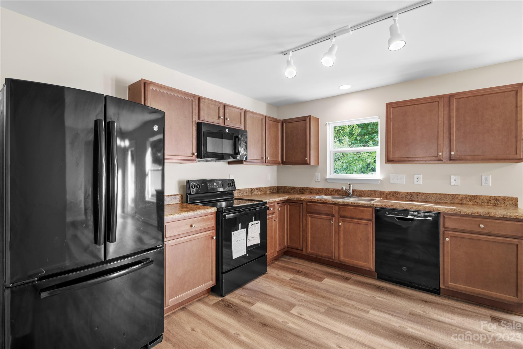 Hammond Lake - Residential