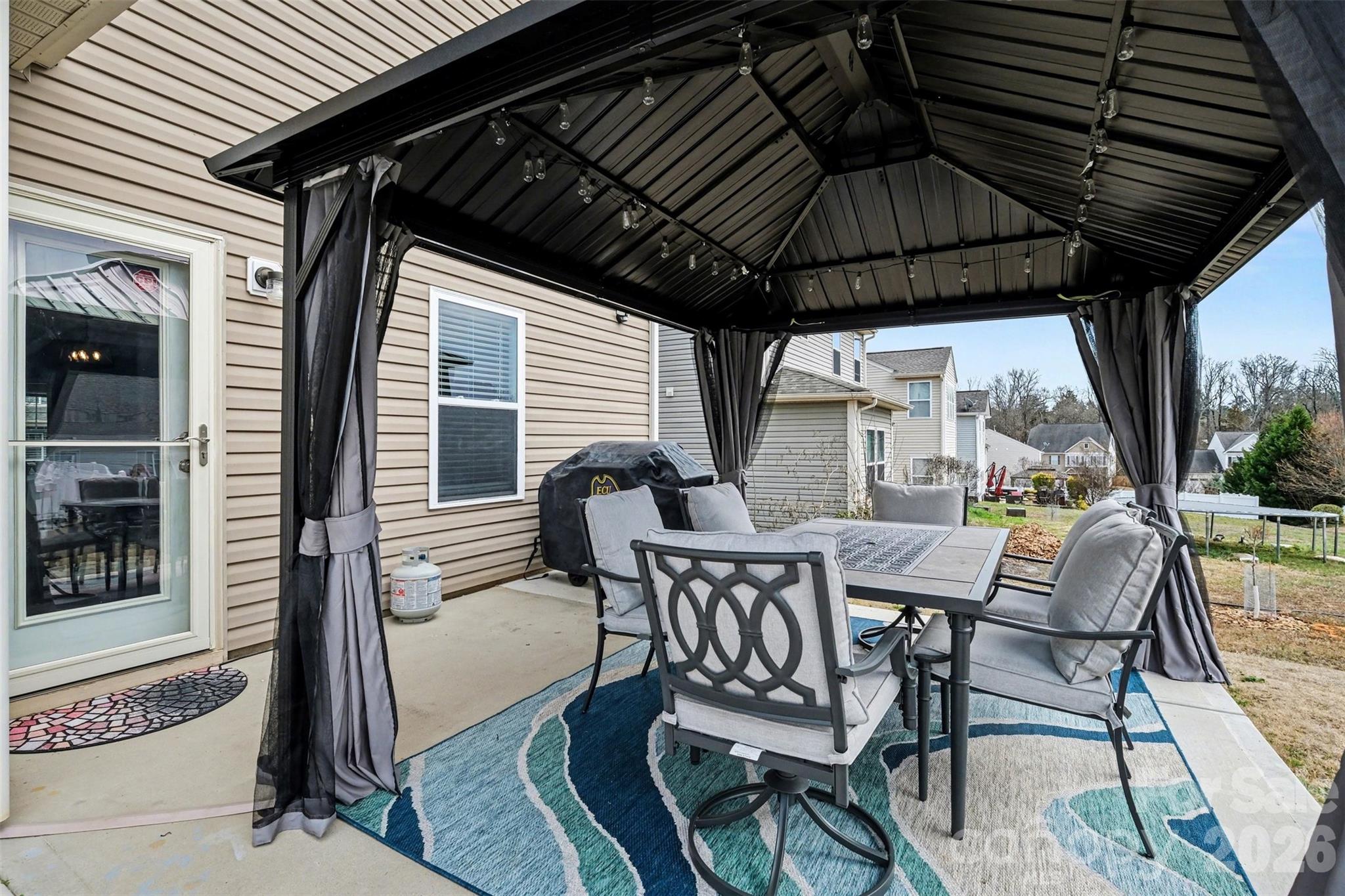 Newport Lakes - Residential