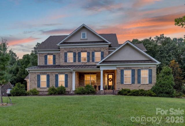 1402 Smoketree Court