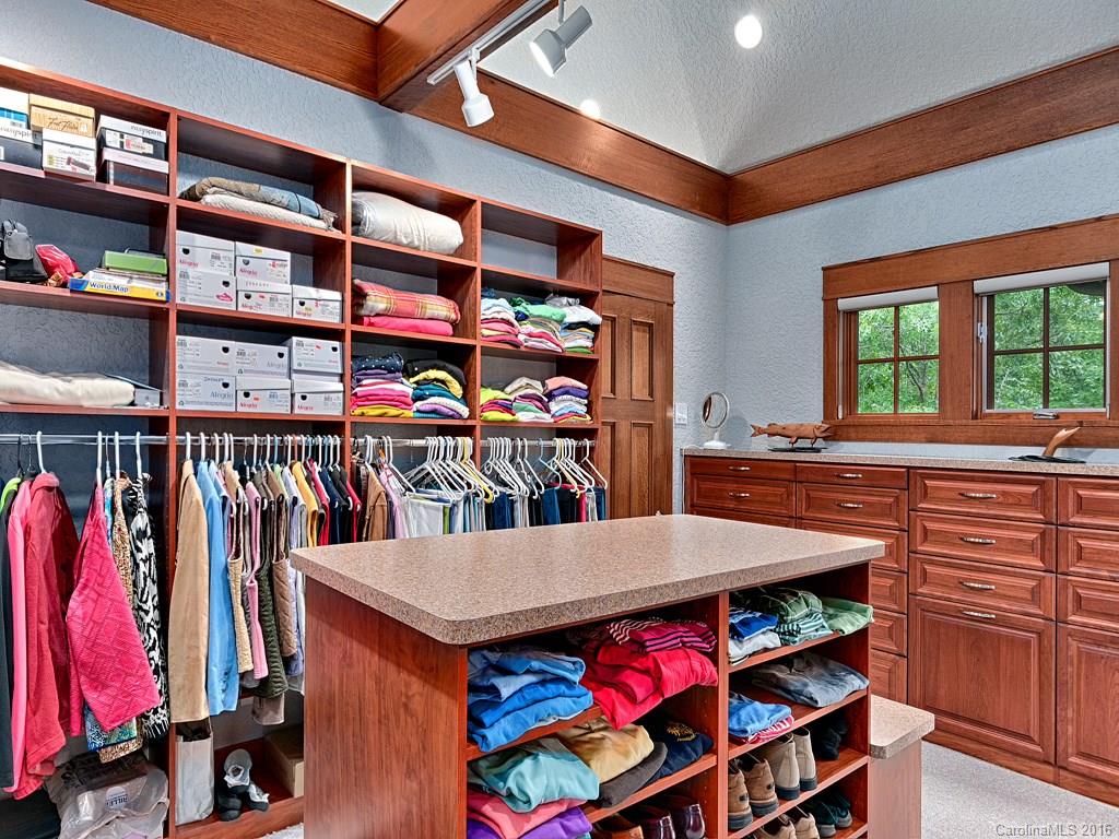 The Settings Of Black Mountain - Residential