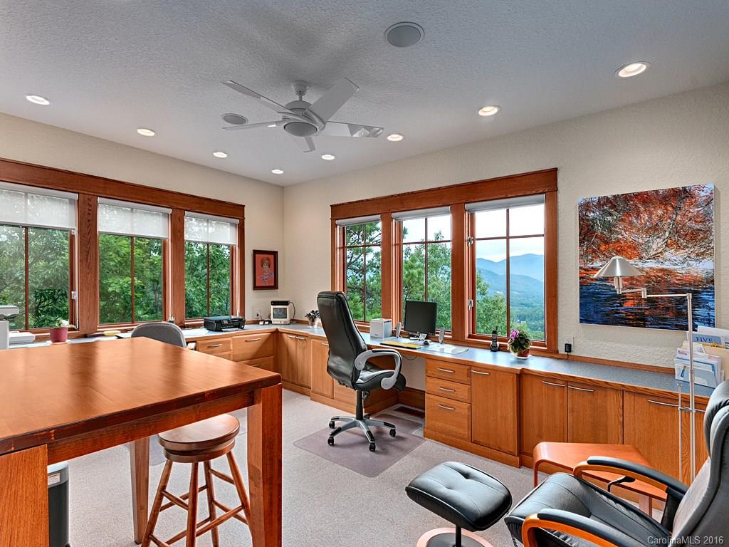 The Settings Of Black Mountain - Residential