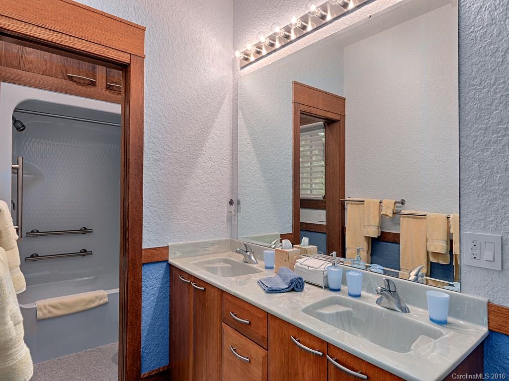 The Settings Of Black Mountain - Residential