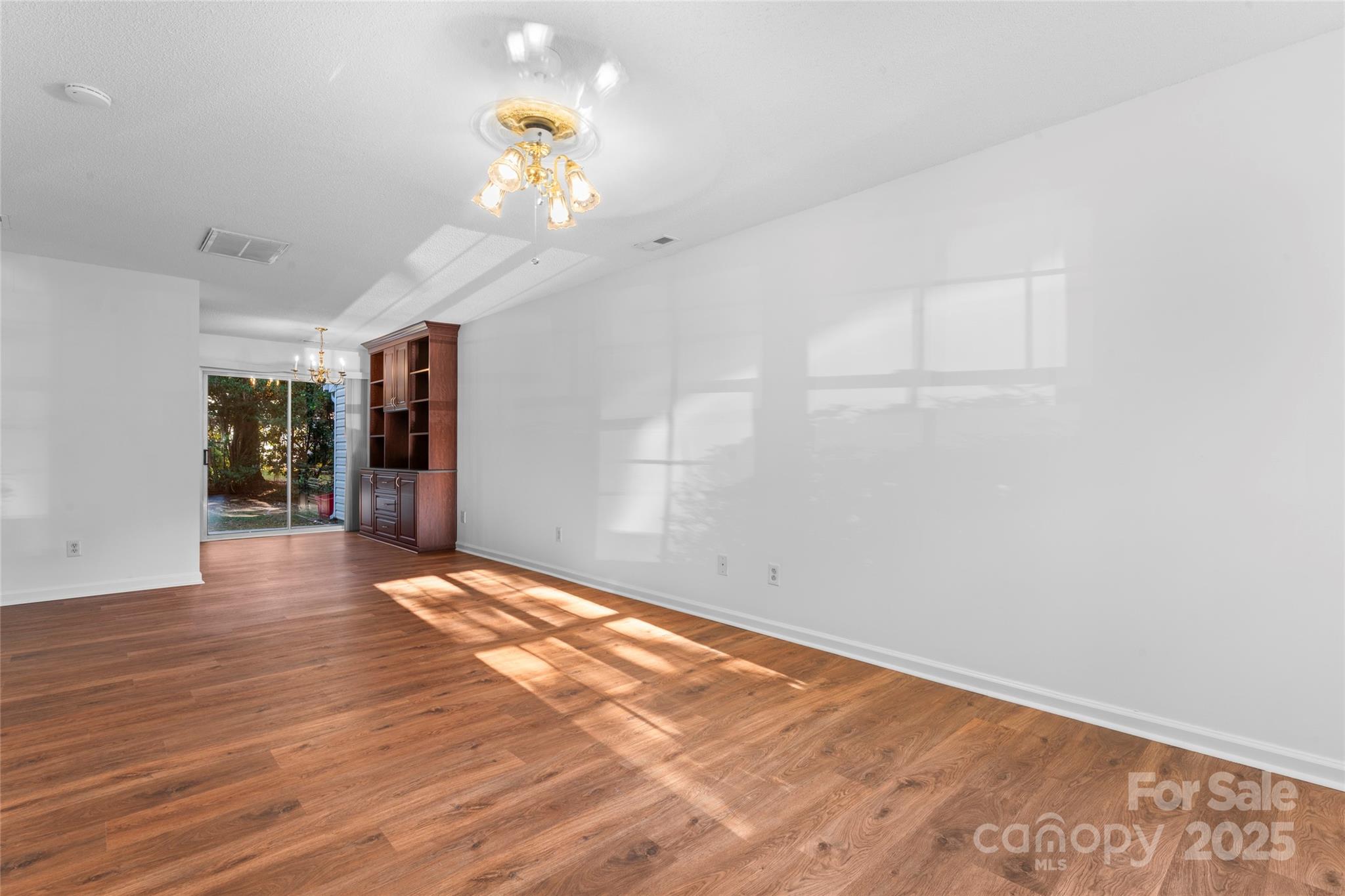 12318 Hennigan Place Lane