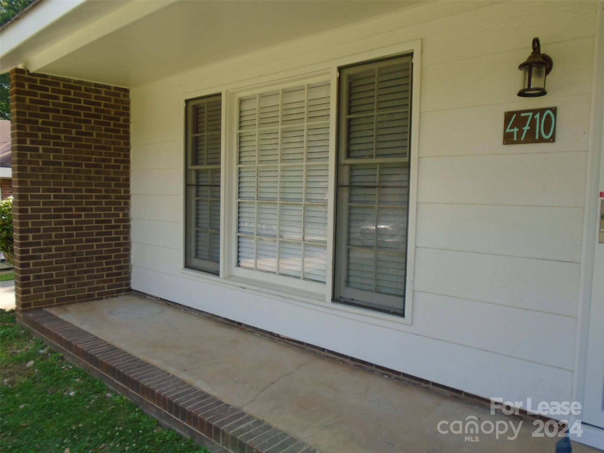 Old Woods - Residential Lease