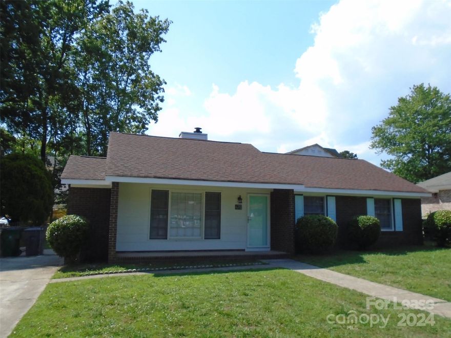 Newly Remodeled 3 bedroom, 2 bathroom home near Madison Park, Convenient to Park Road Shopping Center, SouthEnd and Uptown Charlotte.  Granite countertops, range, refrigerator, dishwasher, disposal.  There is room in kitchen for full sized stackable washer/dryer set (tenant to bring their own), wood fireplace, central A/C.  No Pets!